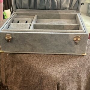 Elegant Gray Jewelry Organizer